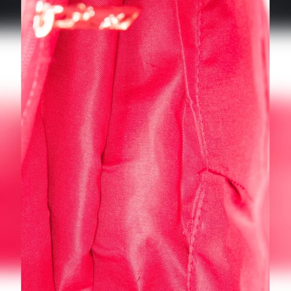 Badgley Mischka Red Quilted Padded Hand Bag NWT - Picture 6 of 6